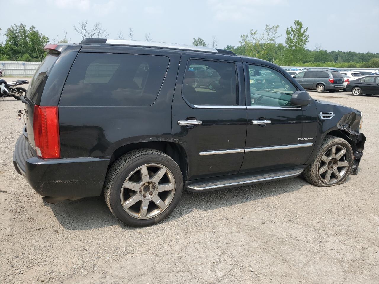 CADILLAC ESCALADE LUXURY