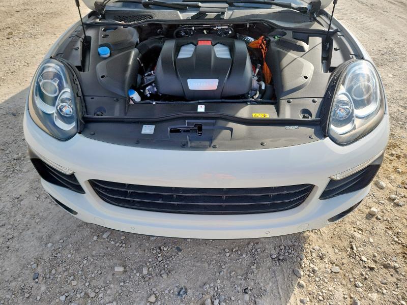 2016 PORSCHE CAYENNE SE WP1AE2A24GLA64521