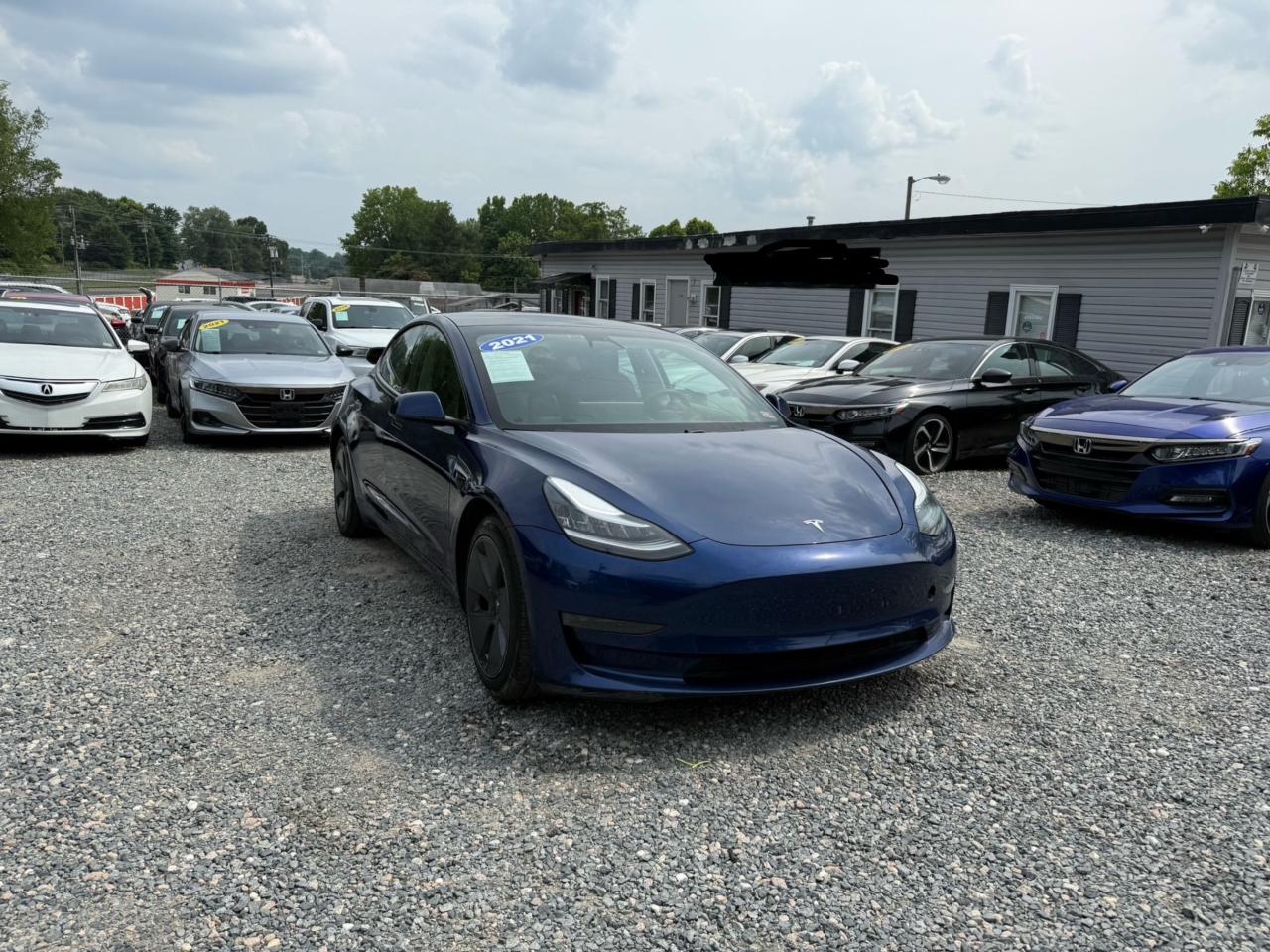 TESLA MODEL 3