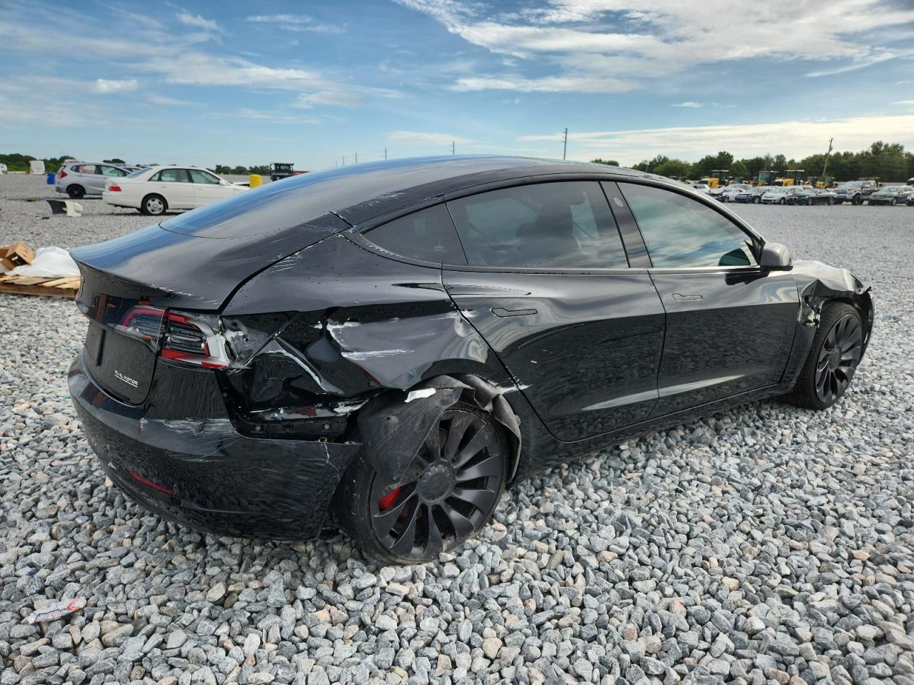 TESLA MODEL 3
