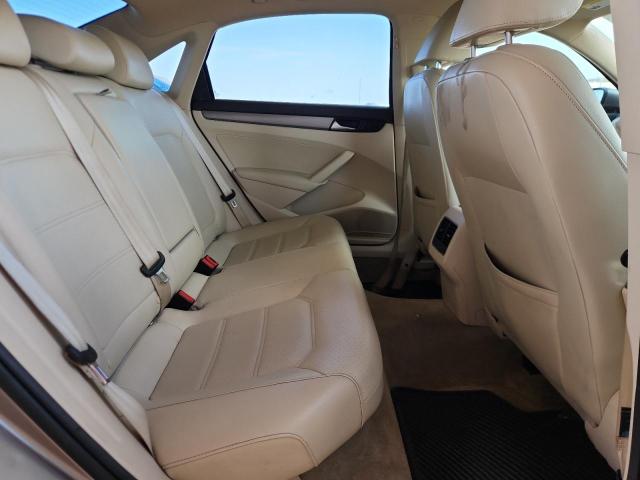 2015 VOLKSWAGEN PASSAT SE 1VWBV7A38FC028631