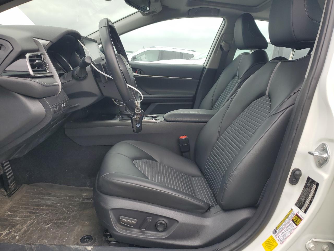 TOYOTA CAMRY SE NIGHT SHADE