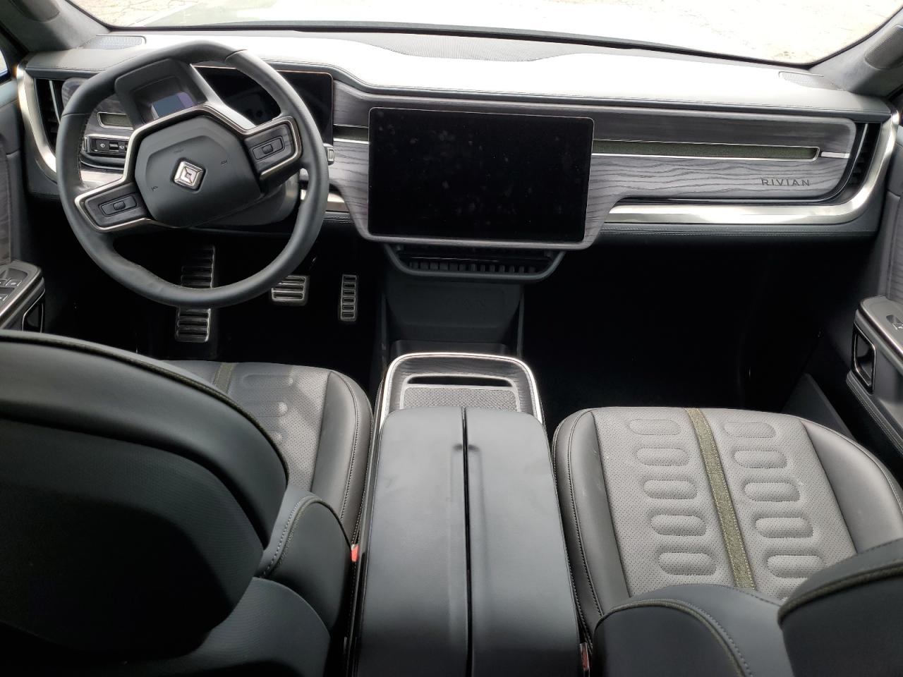 RIVIAN R1T LAUNCH EDITION