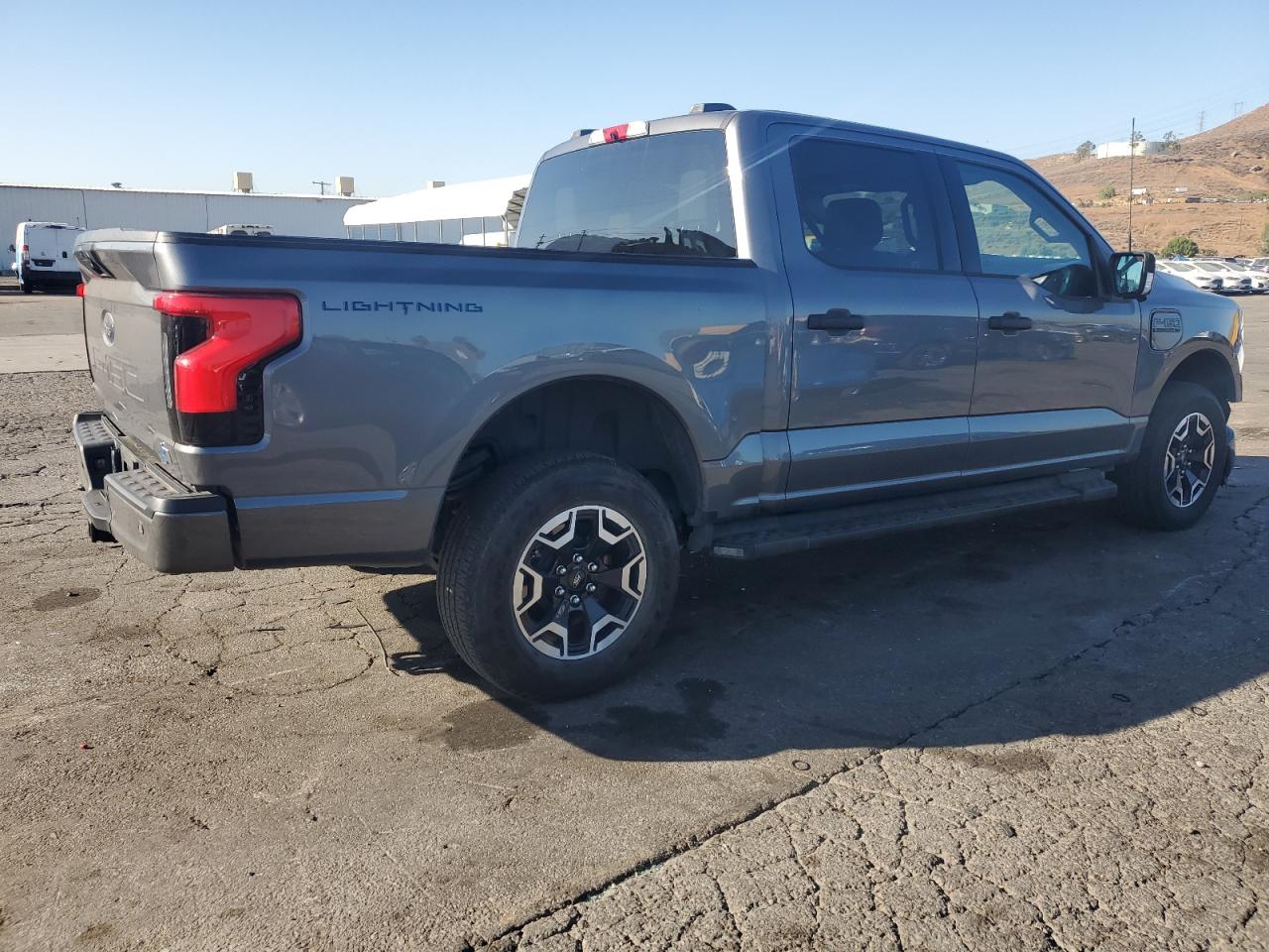 FORD F-150 LIGHTNING PRO