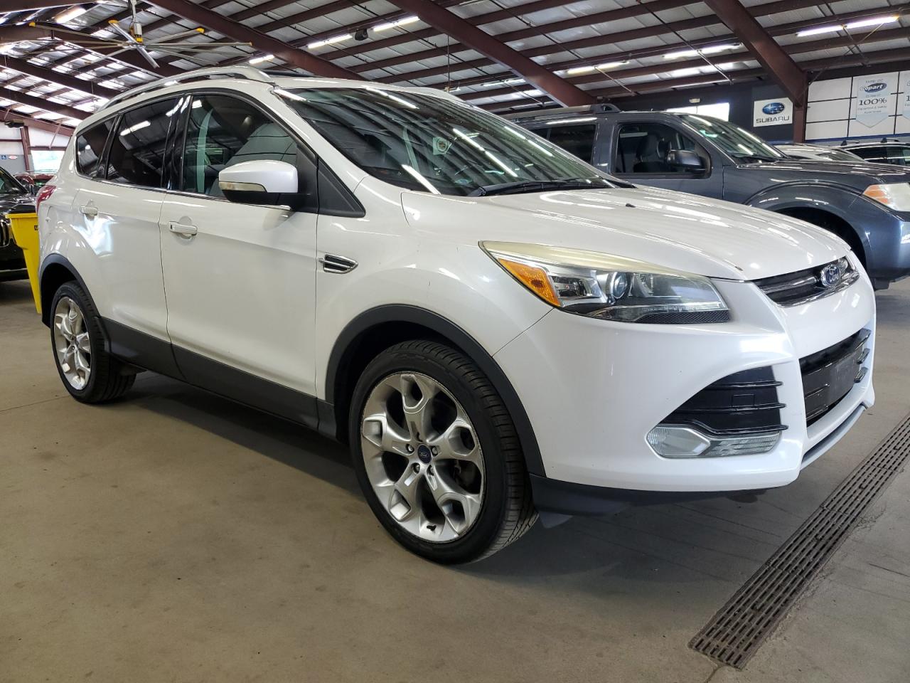 FORD ESCAPE TITANIUM