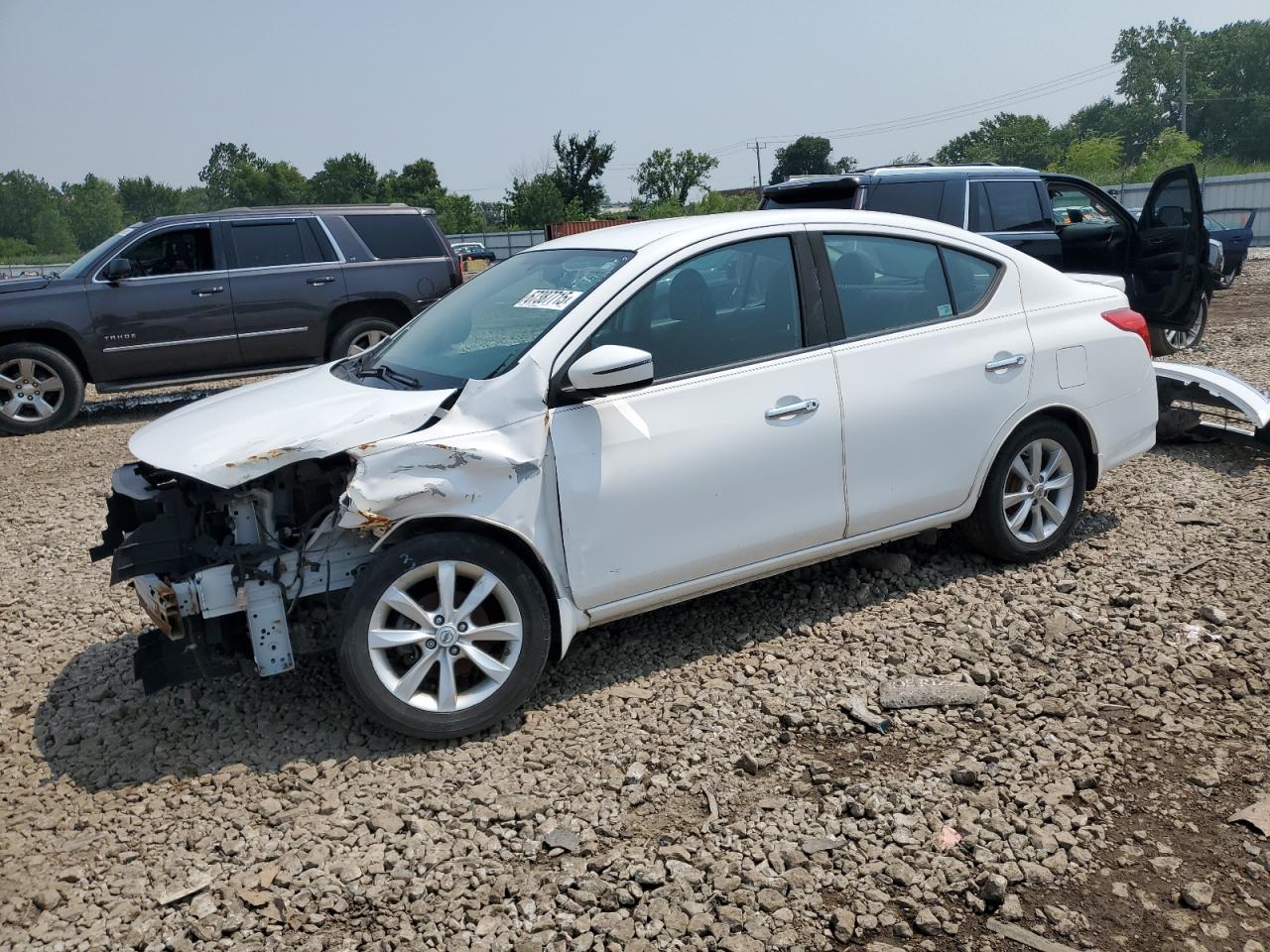 NISSAN VERSA S
