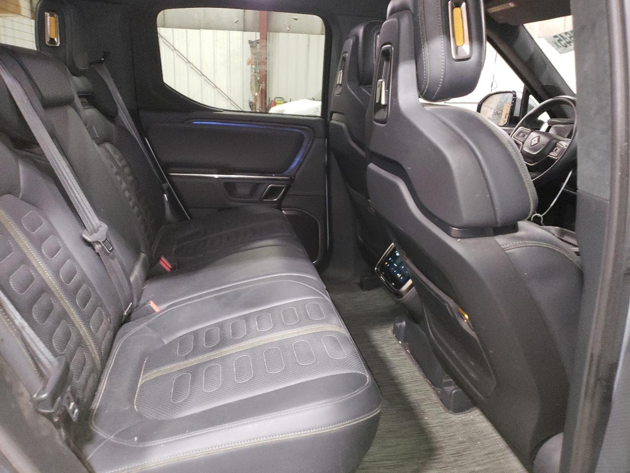 RIVIAN R1T ADVENTURE