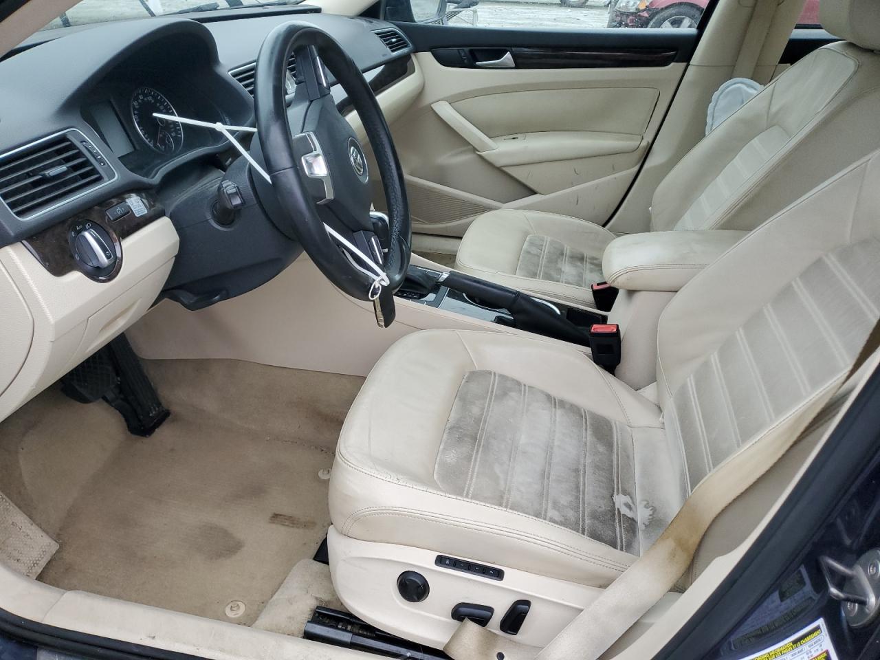 VOLKSWAGEN PASSAT SEL