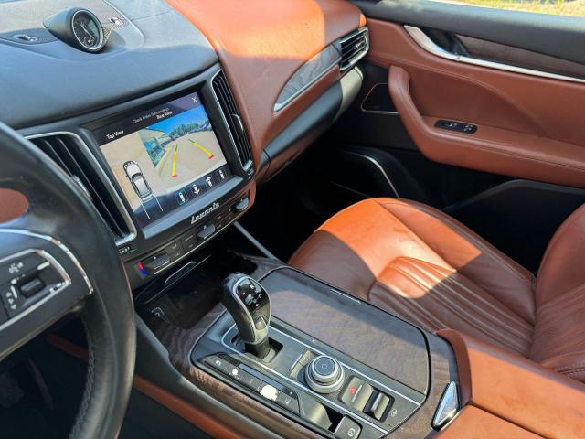 2017 MASERATI LEVANTE LU ZN661XUL7HX256500
