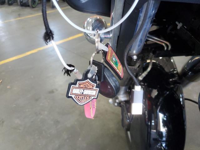 2021 HARLEY-DAVIDSON FLHX - 1HD1KBC1XMB662725