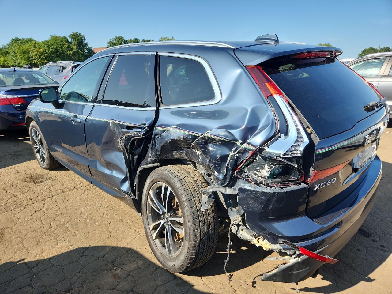 VOLVO XC60 T8 MOMENTUM