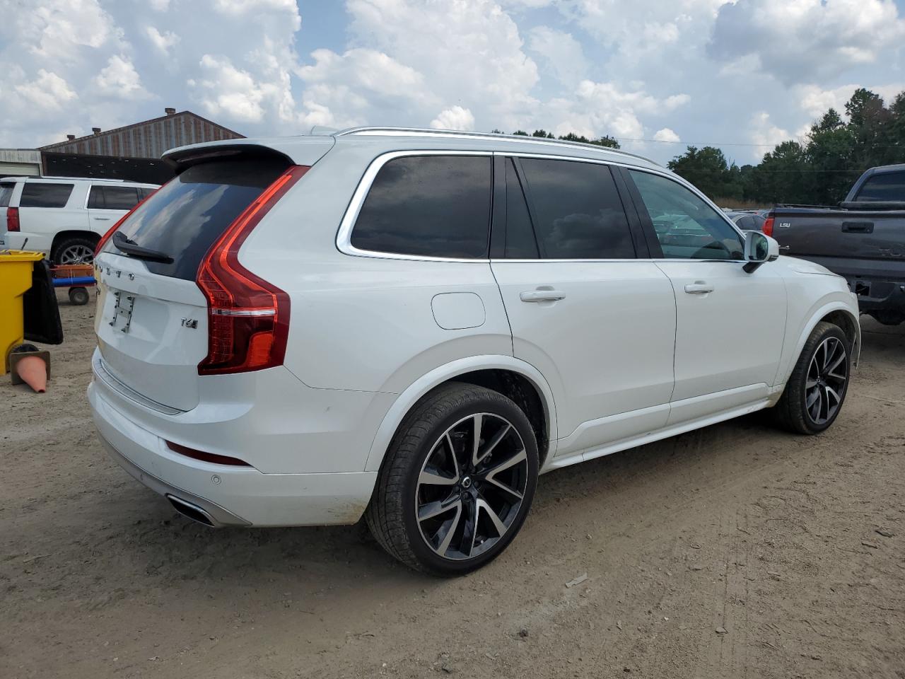 VOLVO XC90 T6 MOMENTUM