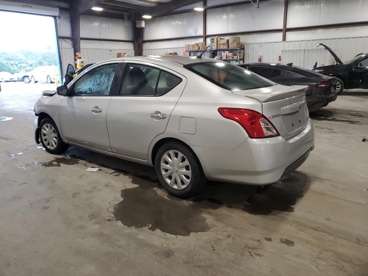 NISSAN VERSA S