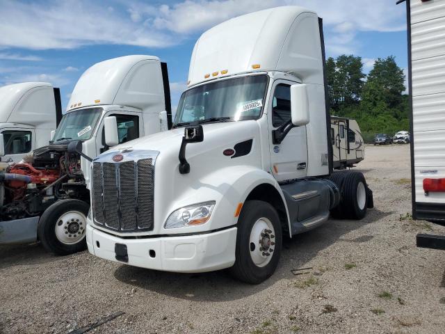 PTRB 579 2016 white tractor diesel 1XPBA48X0GD339664 photo #1