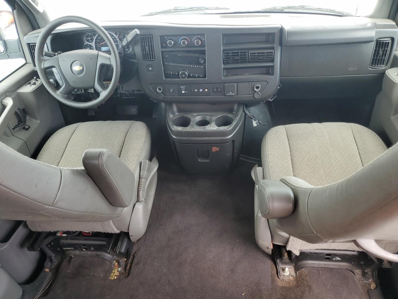 CHEVROLET EXPRESS LT