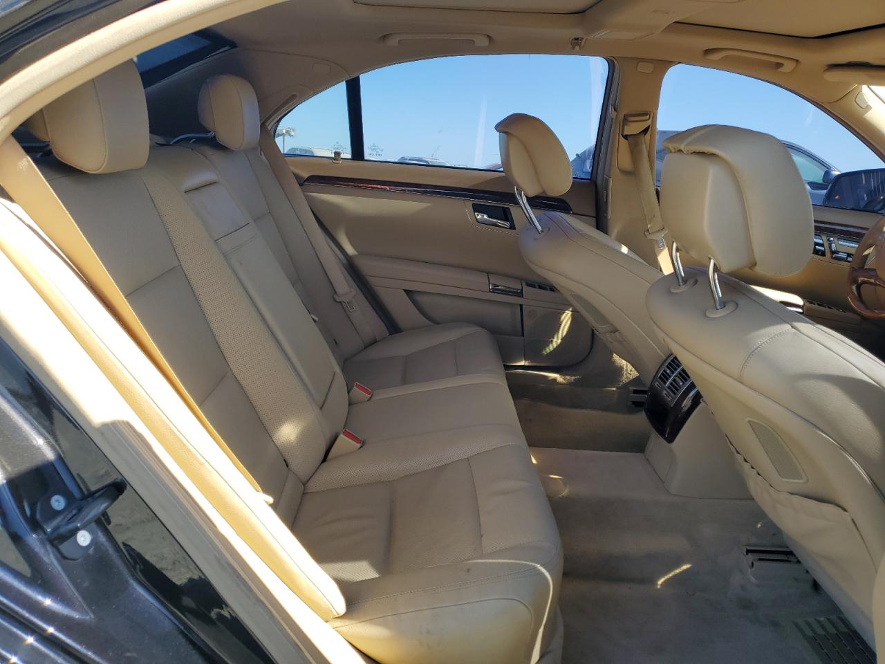 MERCEDES-BENZ S-CLASS 550