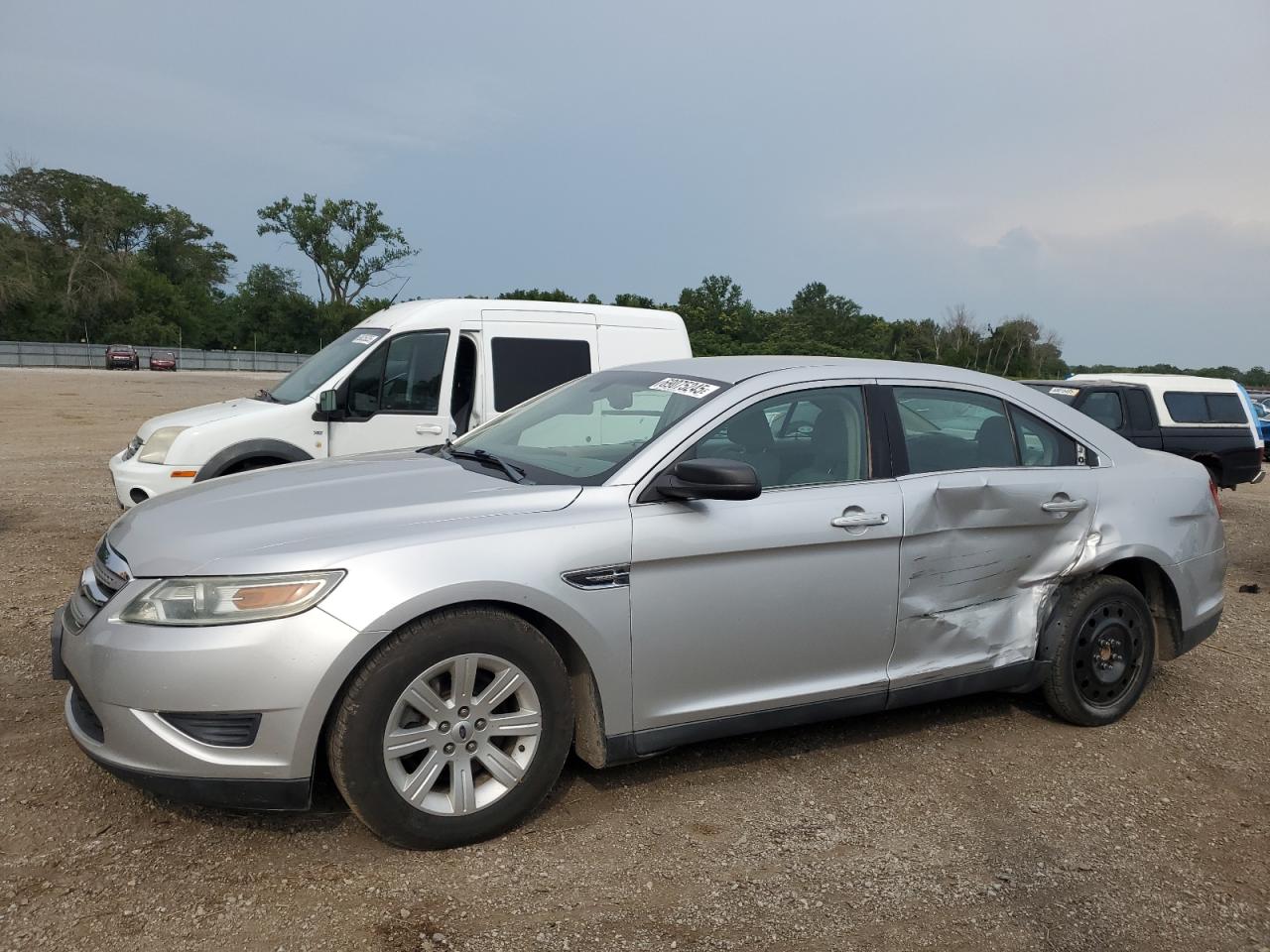 FORD TAURUS SE