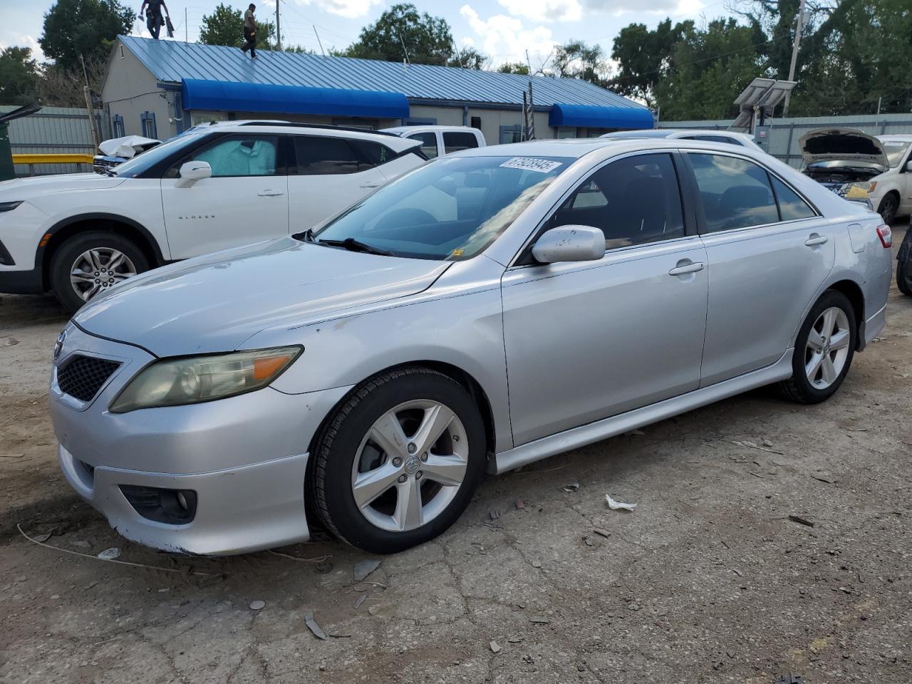 TOYOTA CAMRY BASE