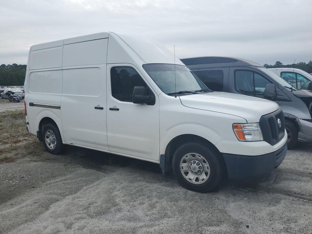 NISSAN NV2500 2500 S