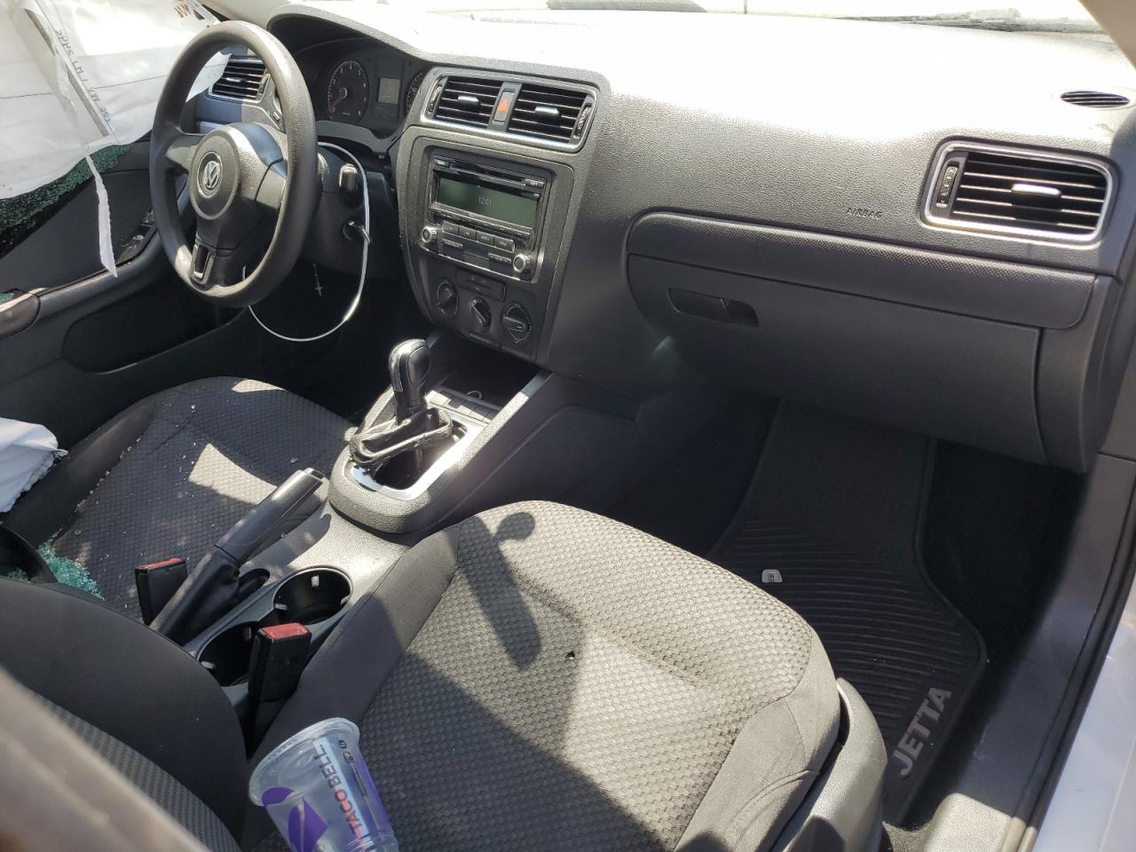 VOLKSWAGEN JETTA BASE