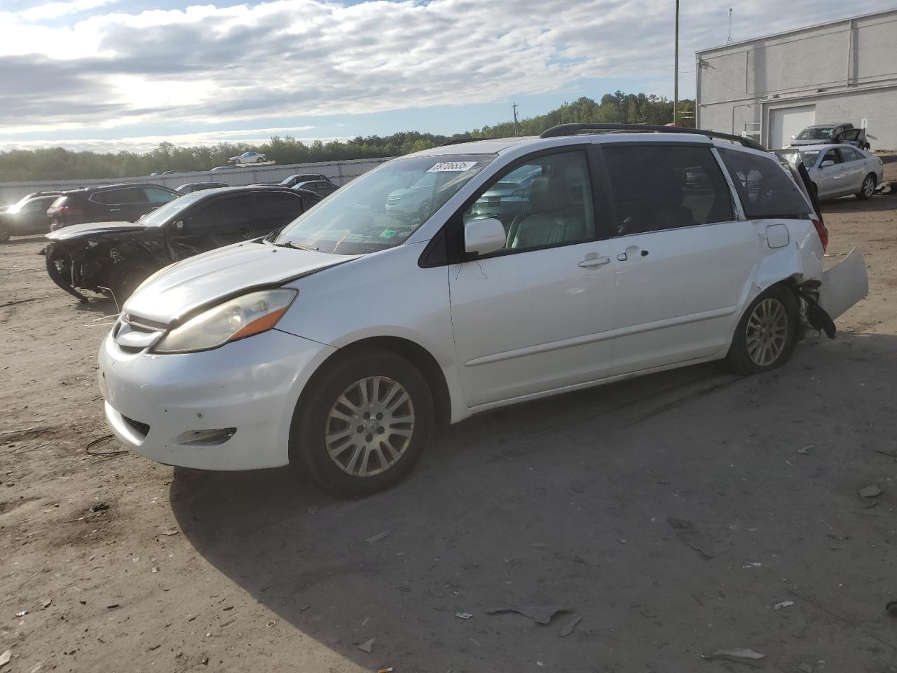TOYOTA SIENNA XLE