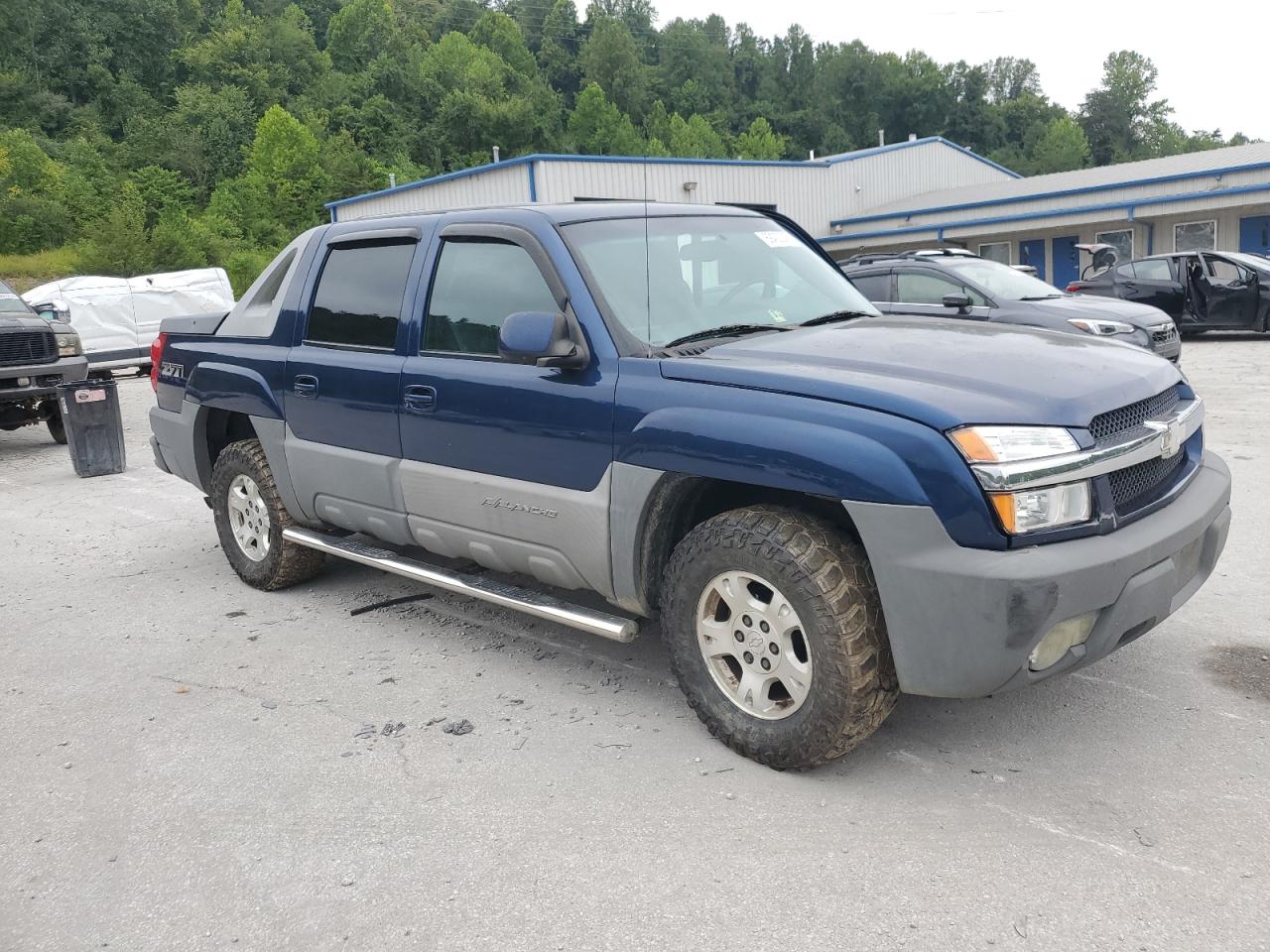Lot #3297921806 2002 CHEVROLET AVALANCHE
