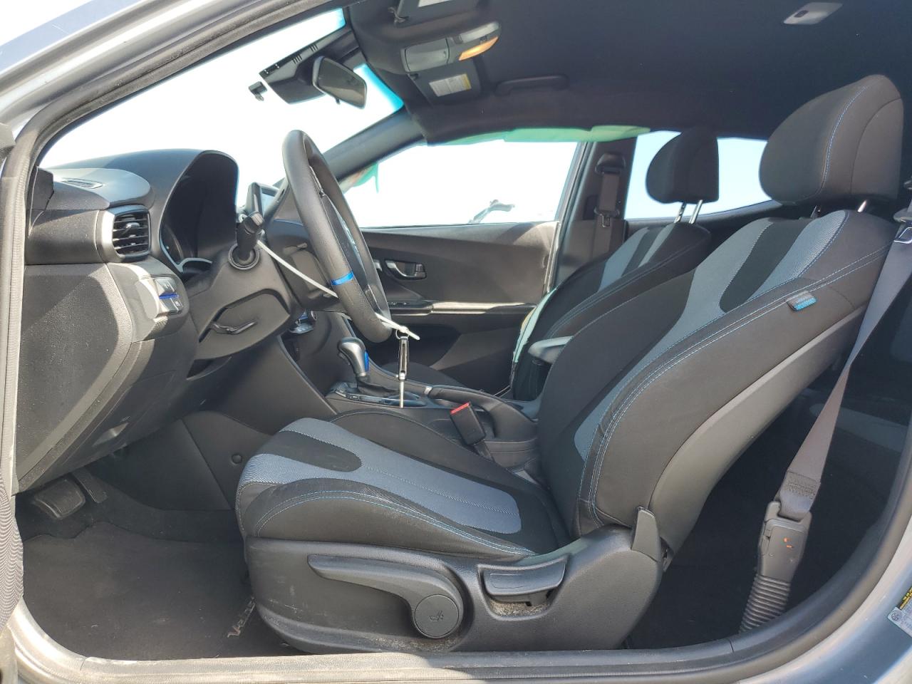 HYUNDAI VELOSTER BASE