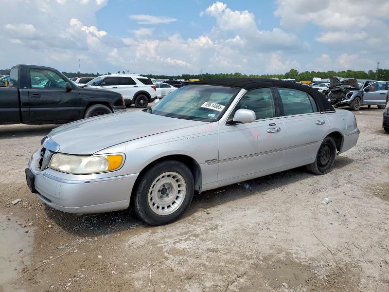LINCOLN TOWN CAR E