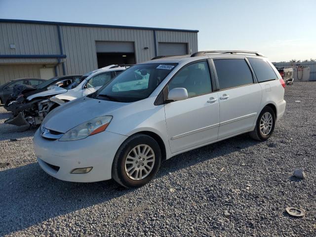 TOYOTA SIENNA XLE