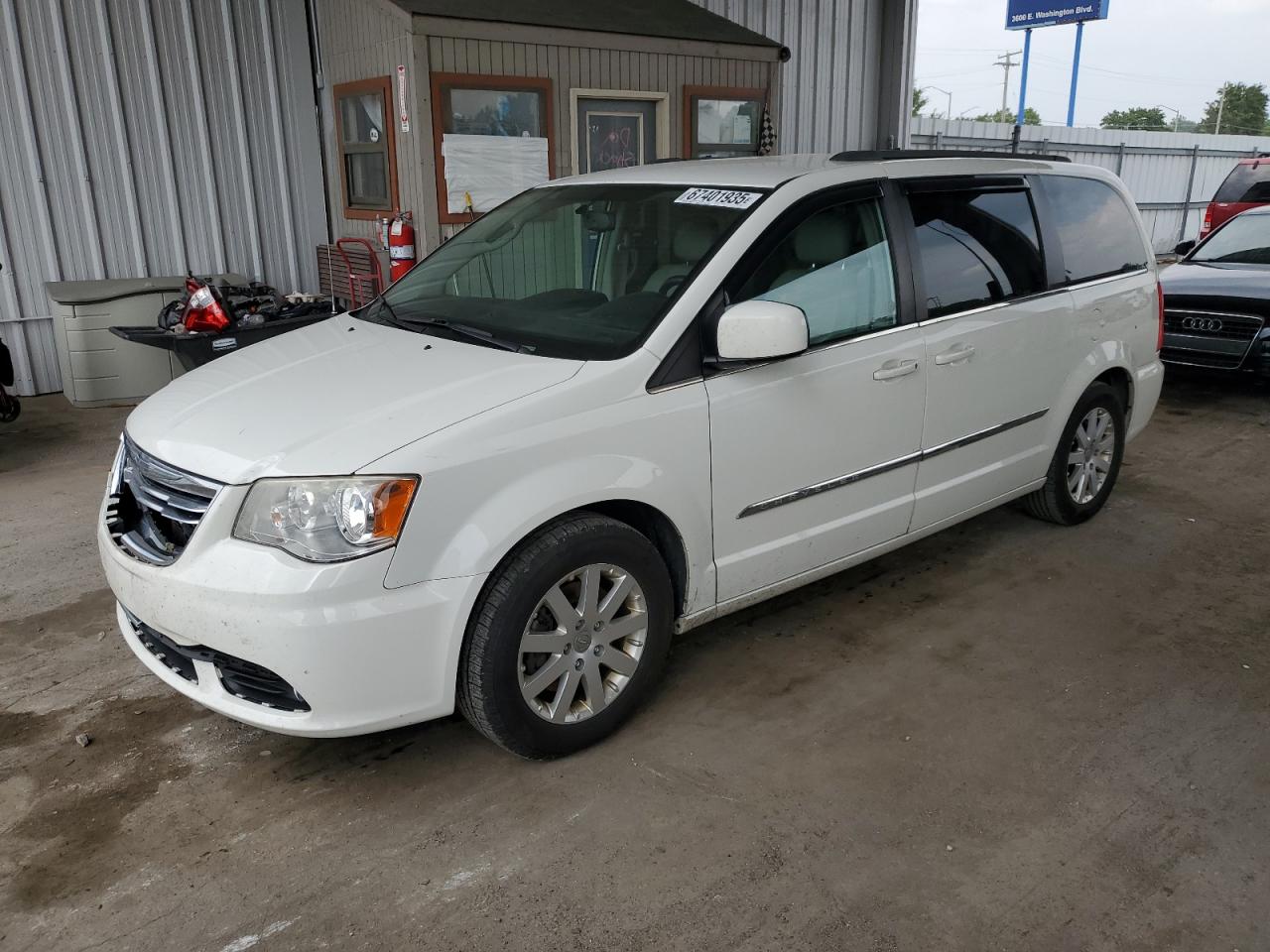 CHRYSLER TOWN & COUNTRY TOURING