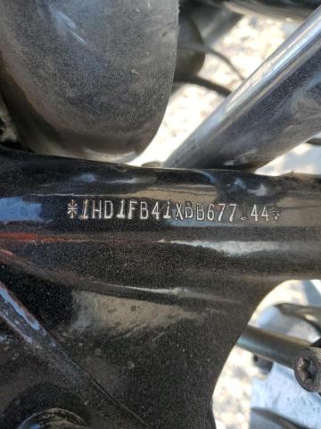2011 HARLEY-DAVIDSON FLHR 1HD1FB41XBB677144