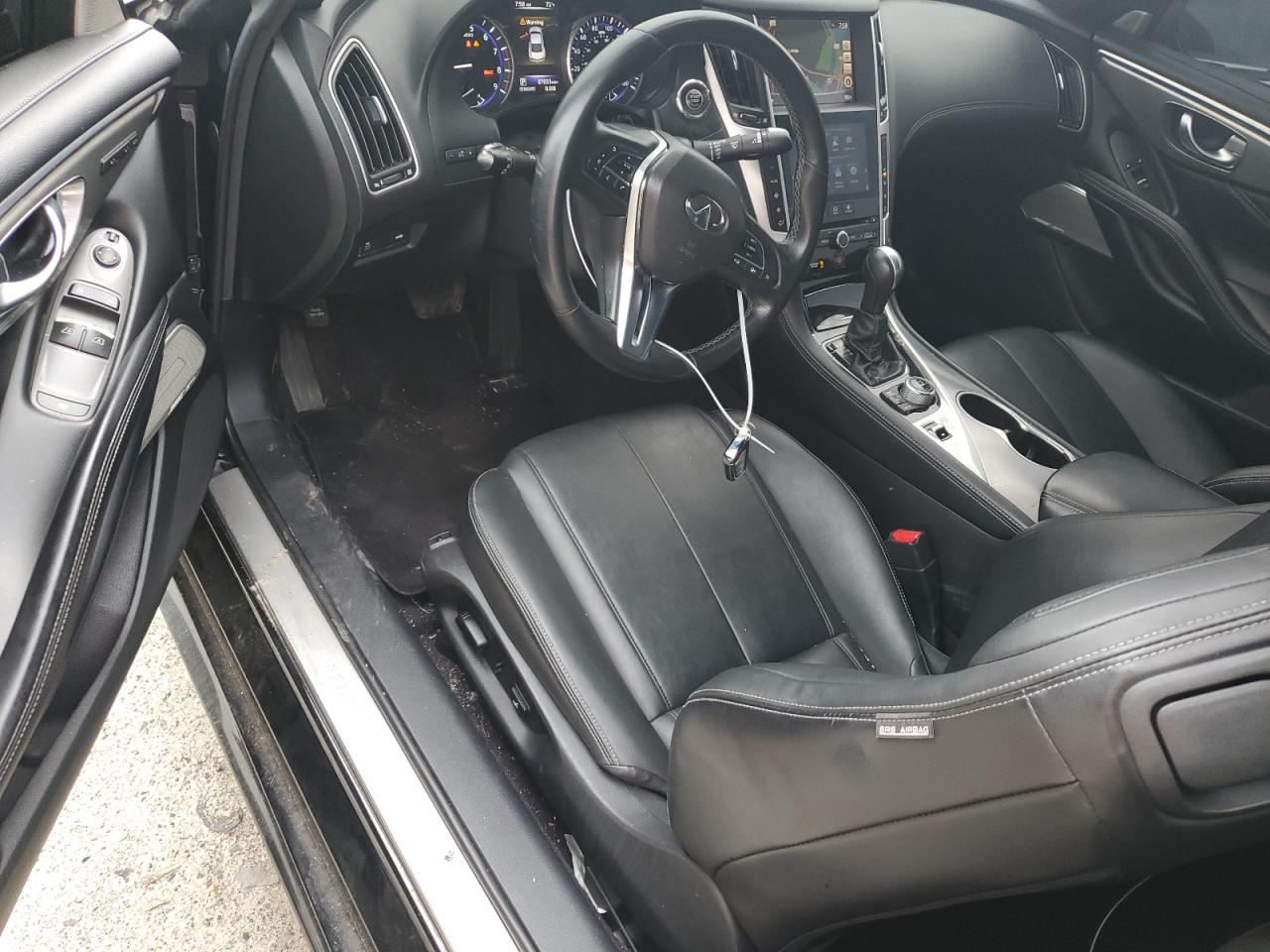 INFINITI Q60 LUXE 300