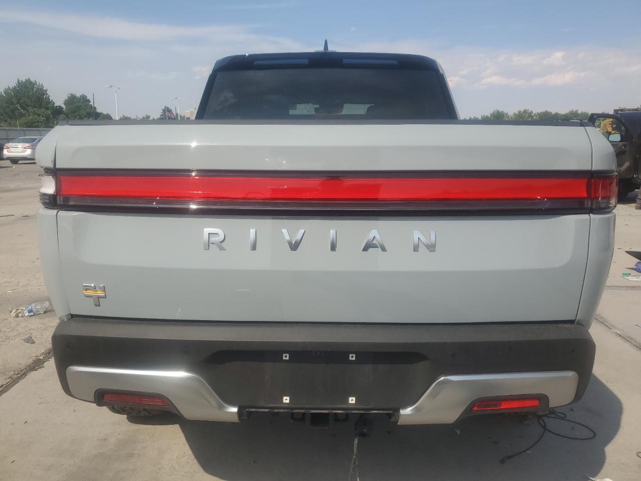 RIVIAN R1T LAUNCH EDITION