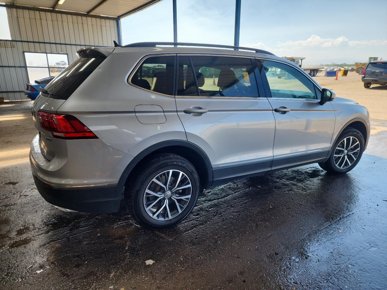 VOLKSWAGEN TIGUAN SE