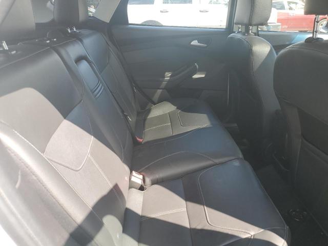 2015 FORD FOCUS SE 1FADP3K24FL318701