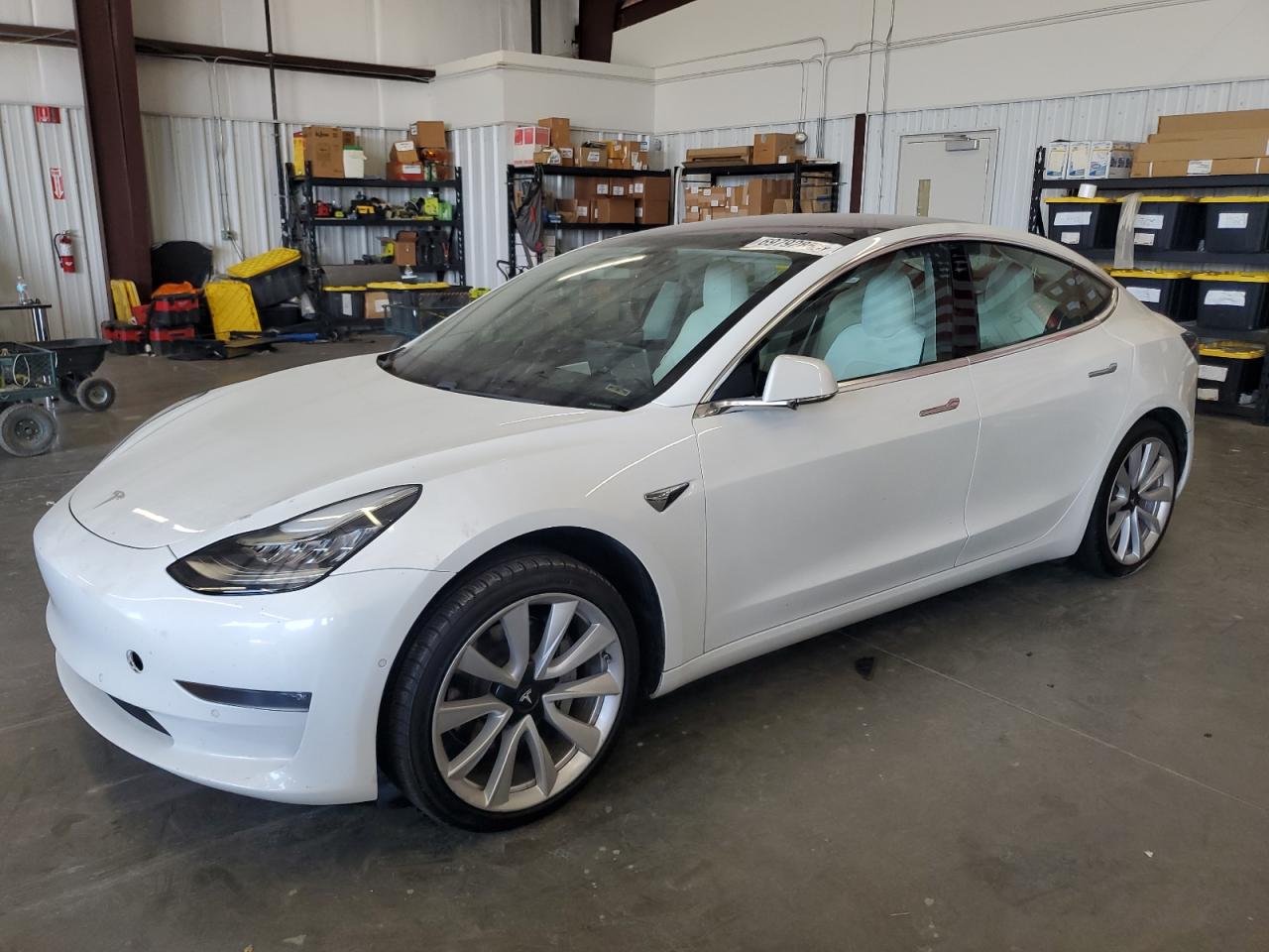 TESLA MODEL 3