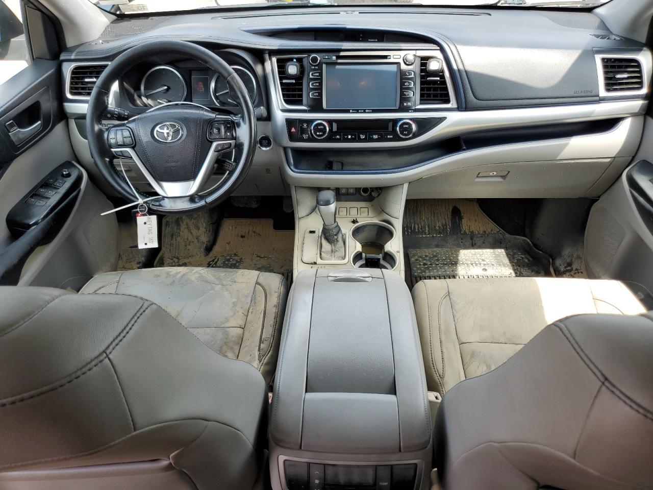 TOYOTA HIGHLANDER SE