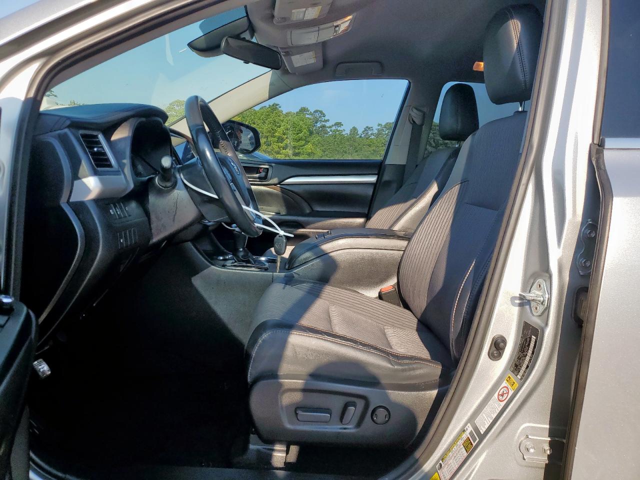 TOYOTA HIGHLANDER LE