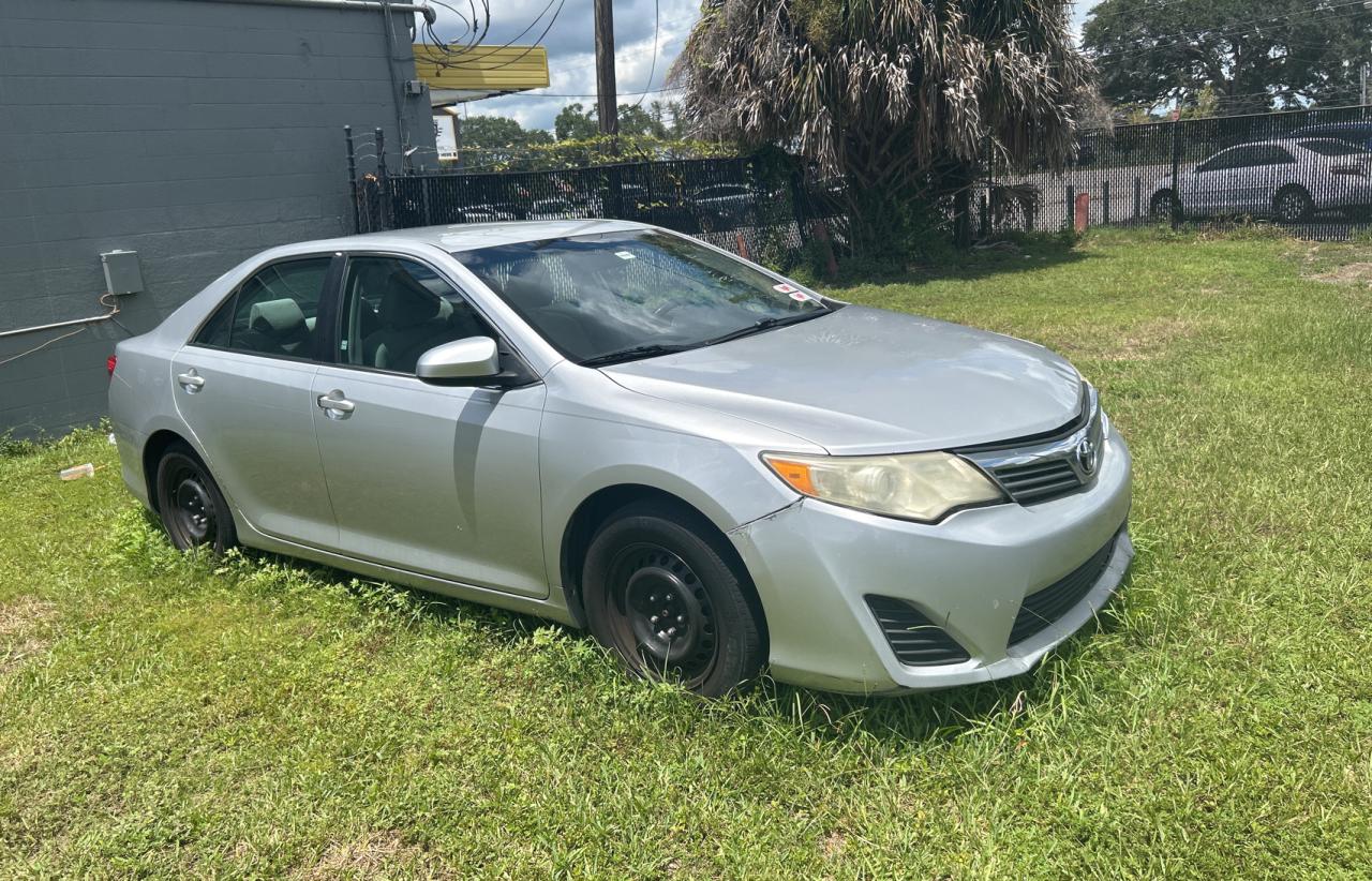 TOYOTA CAMRY BASE