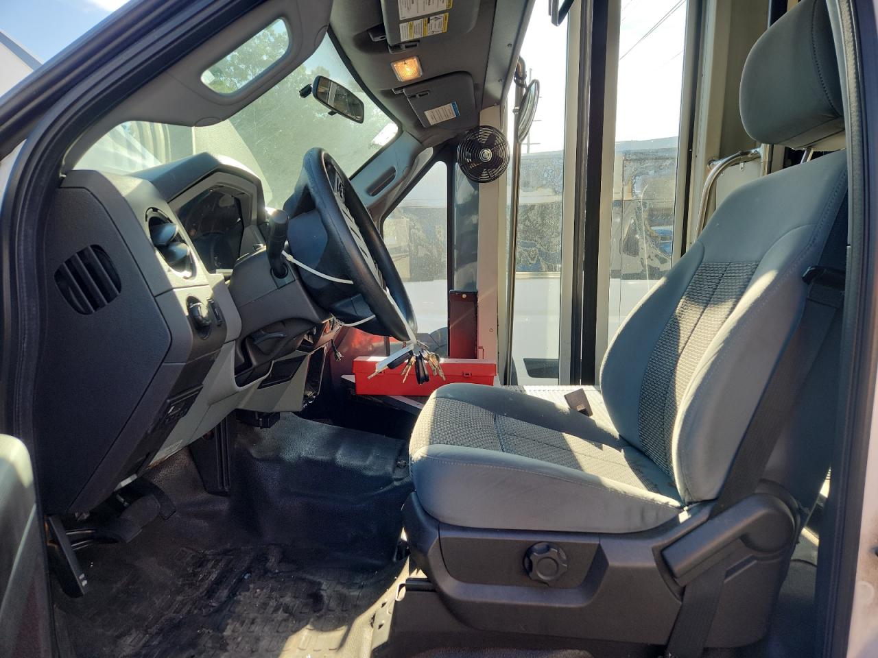 FORD F-550 SUPER DUTY