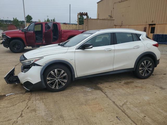 INFINITI QX30 LUXE