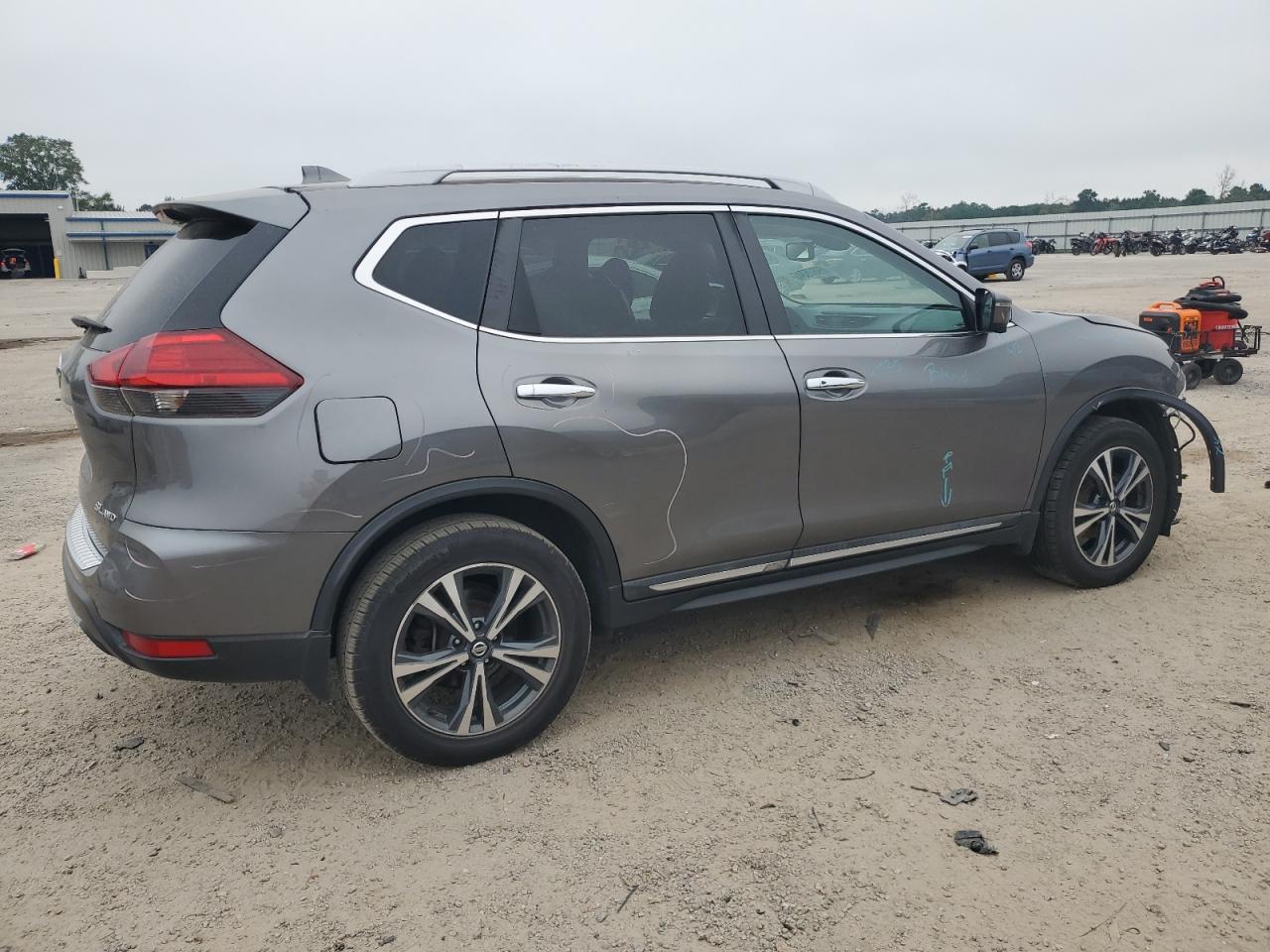 NISSAN ROGUE SV