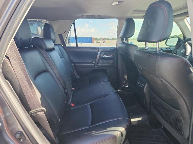2019 TOYOTA 4RUNNER SR JTEBU5JRXK5641746