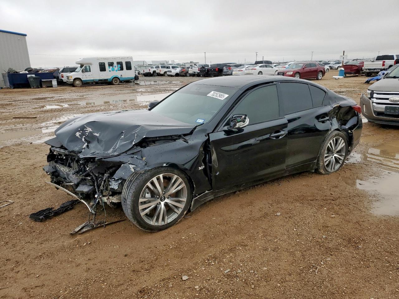 INFINITI Q50 LUXE
