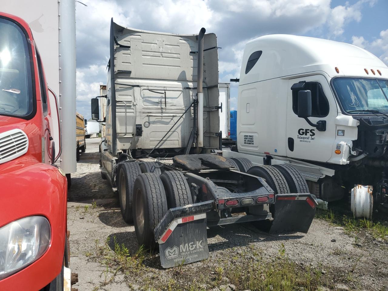 Lot #3237026200 2020 VOLVO VNL