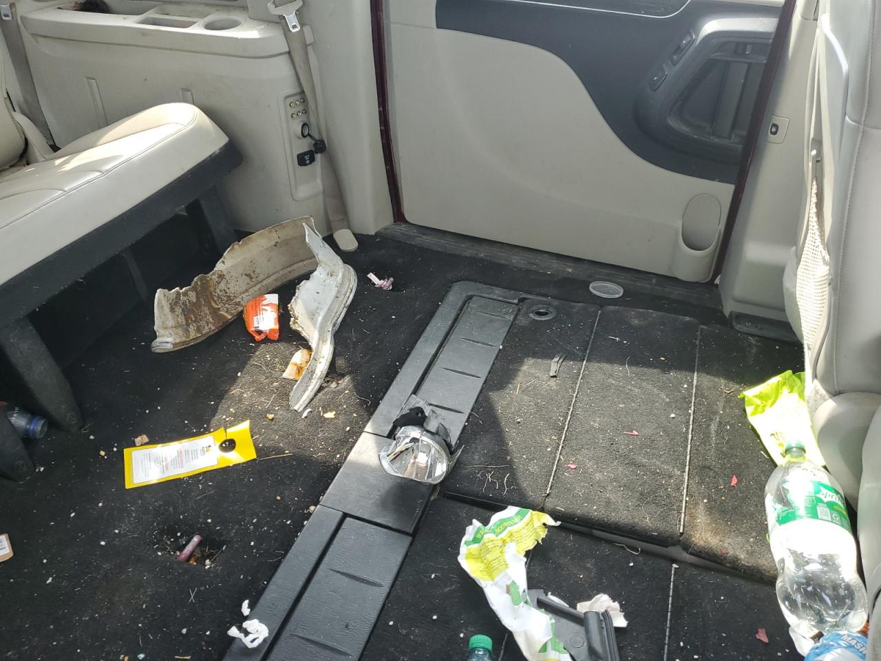 CHRYSLER TOWN & COUNTRY LIMITED