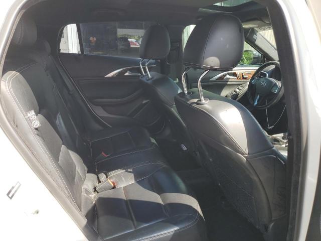 2018 INFINITI QX30 BASE SJKCH5CR3JA042166