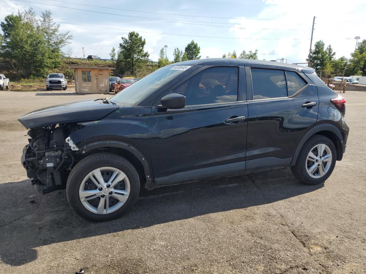 NISSAN KICKS S