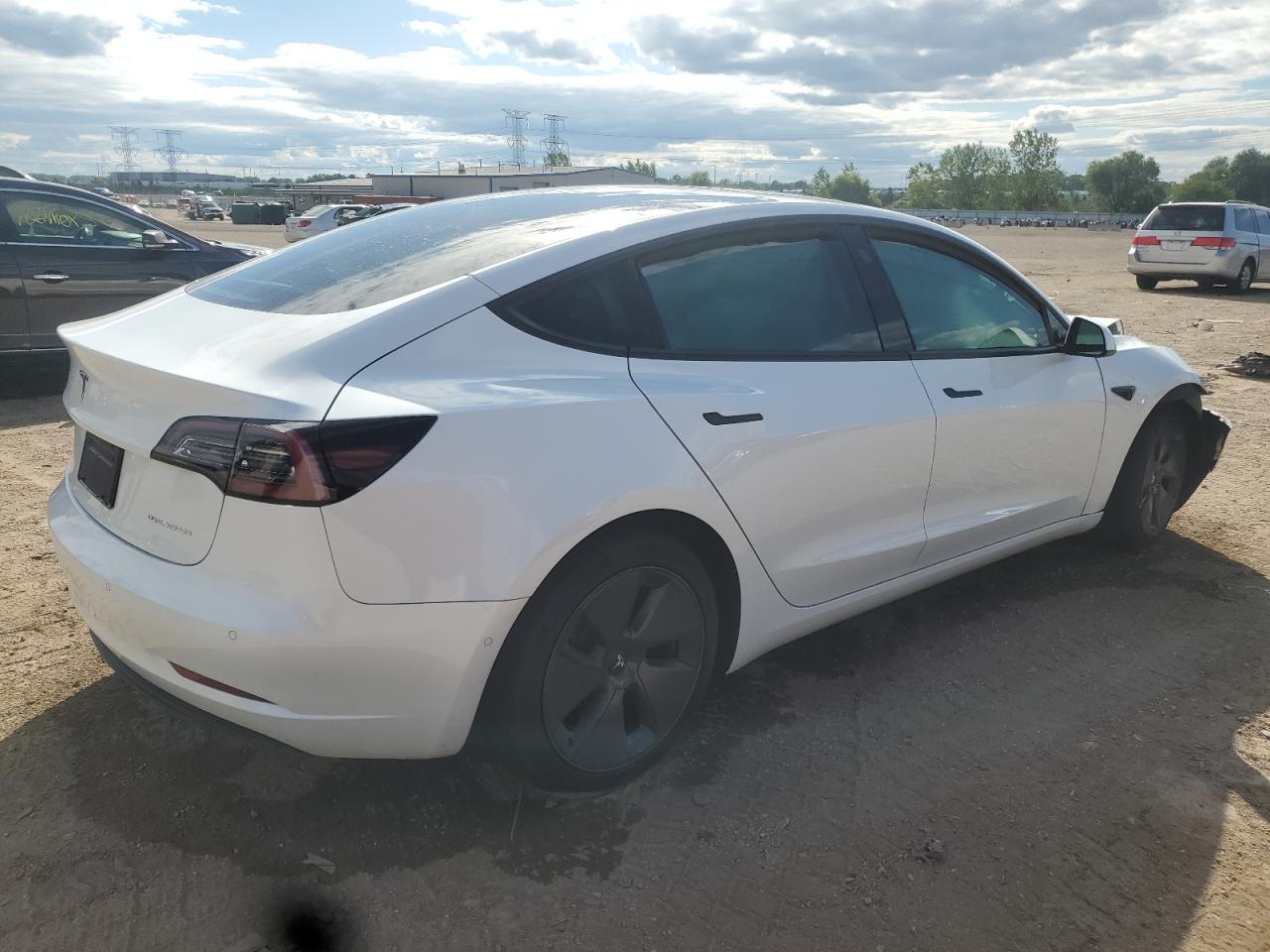TESLA MODEL 3