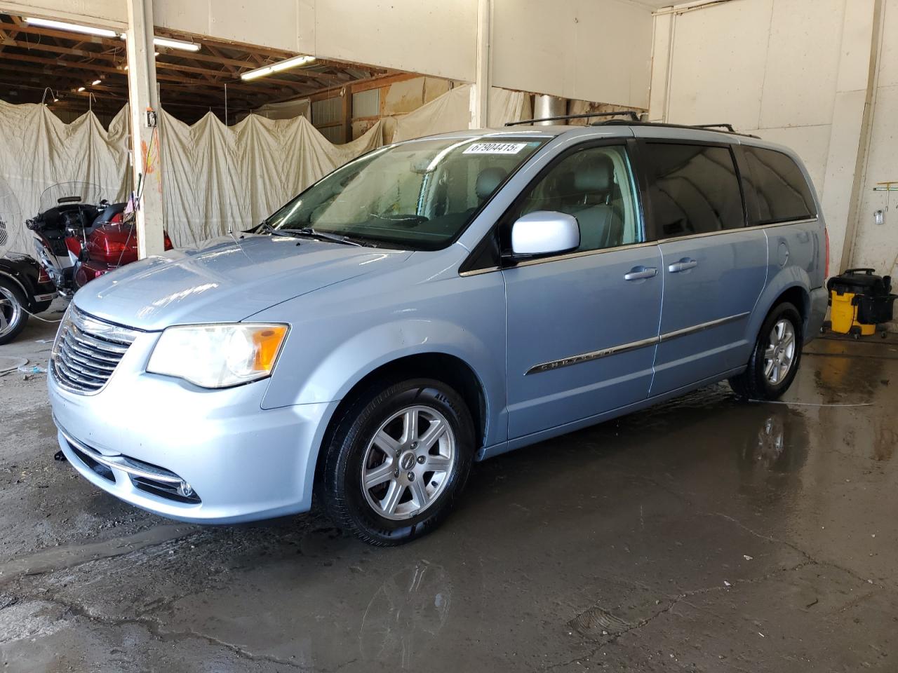 CHRYSLER TOWN & COUNTRY TOURING